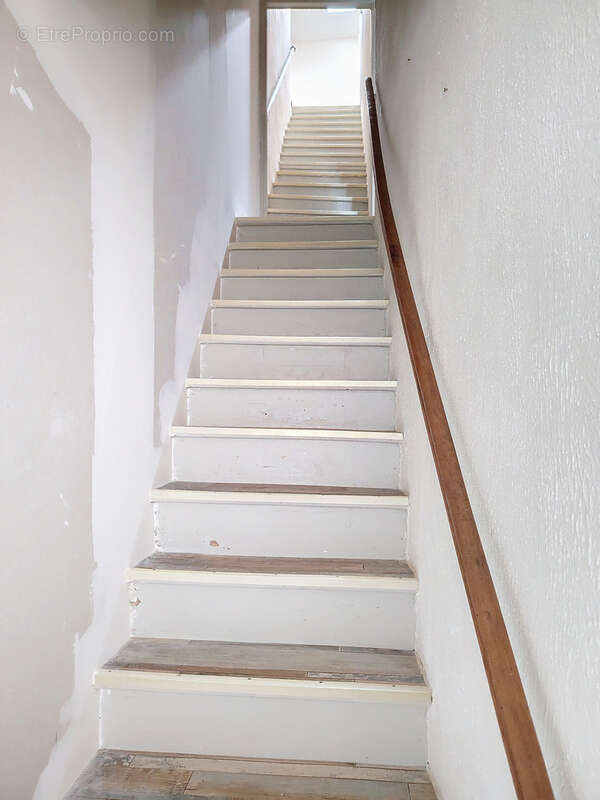 Maison à LABRUGUIERE