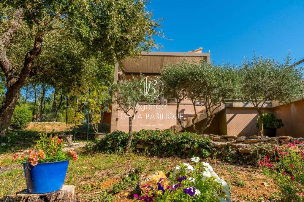 Maison à SAINT-MAXIMIN-LA-SAINTE-BAUME