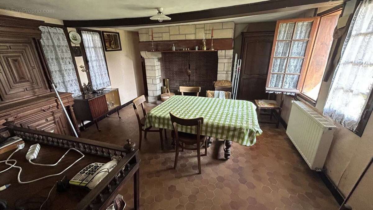 Maison à EPAIGNES