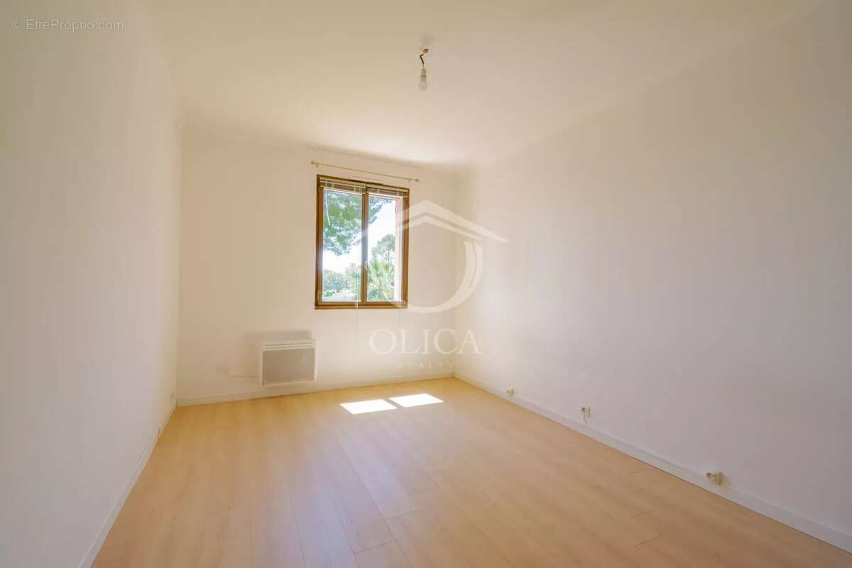 Appartement à VILLENEUVE-LOUBET