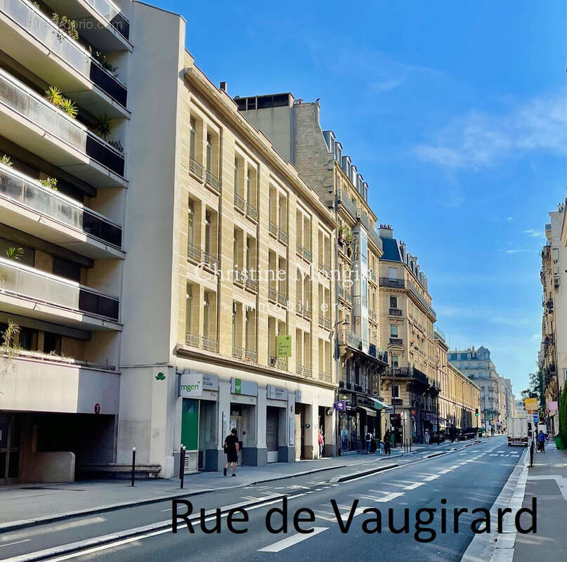 Parking à PARIS-15E
