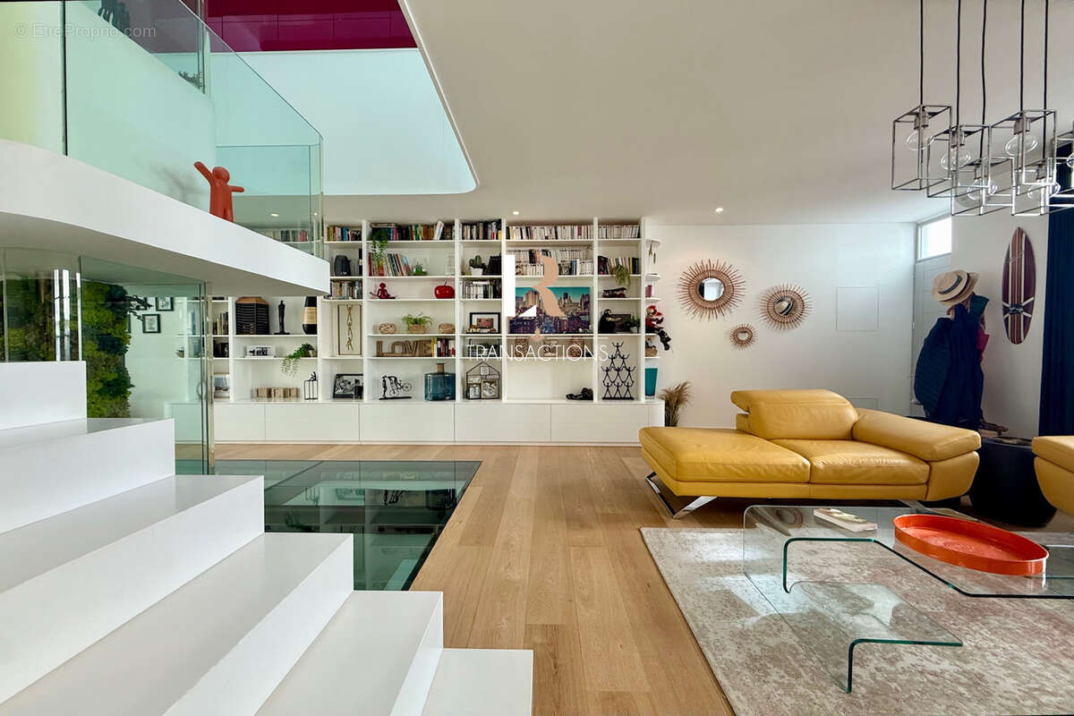 Marché central - Maison unique au design ultra contemporain avec extérieur - photo 3
