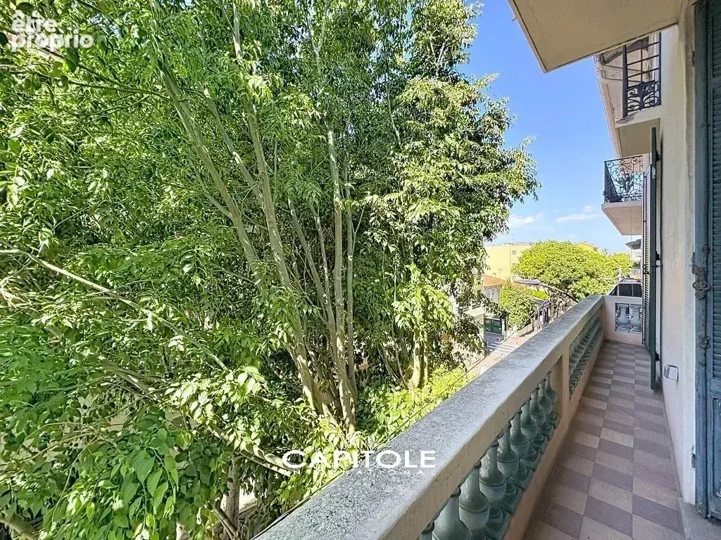 Exclusivité - Grand appartement bourgeois climatisé en centre-ville,  128 m² , cave et parking sous-sol. - photo 6