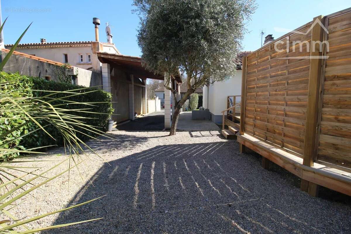 Maison à MONTAZELS