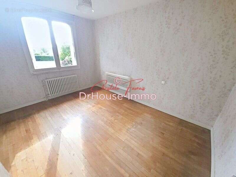 Maison à LOUVIGNE-DU-DESERT