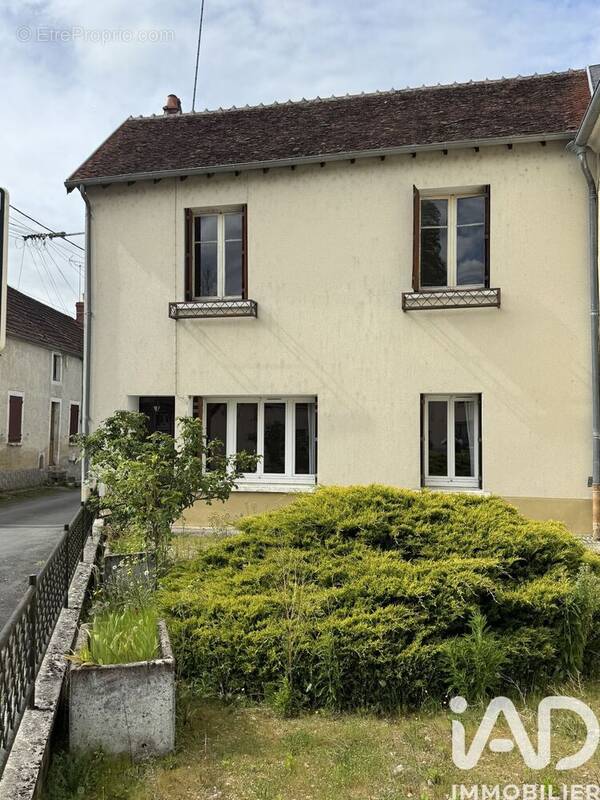 Photo 1 - Maison à DUN-SUR-AURON
