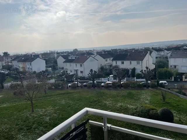 Appartement à SARTROUVILLE