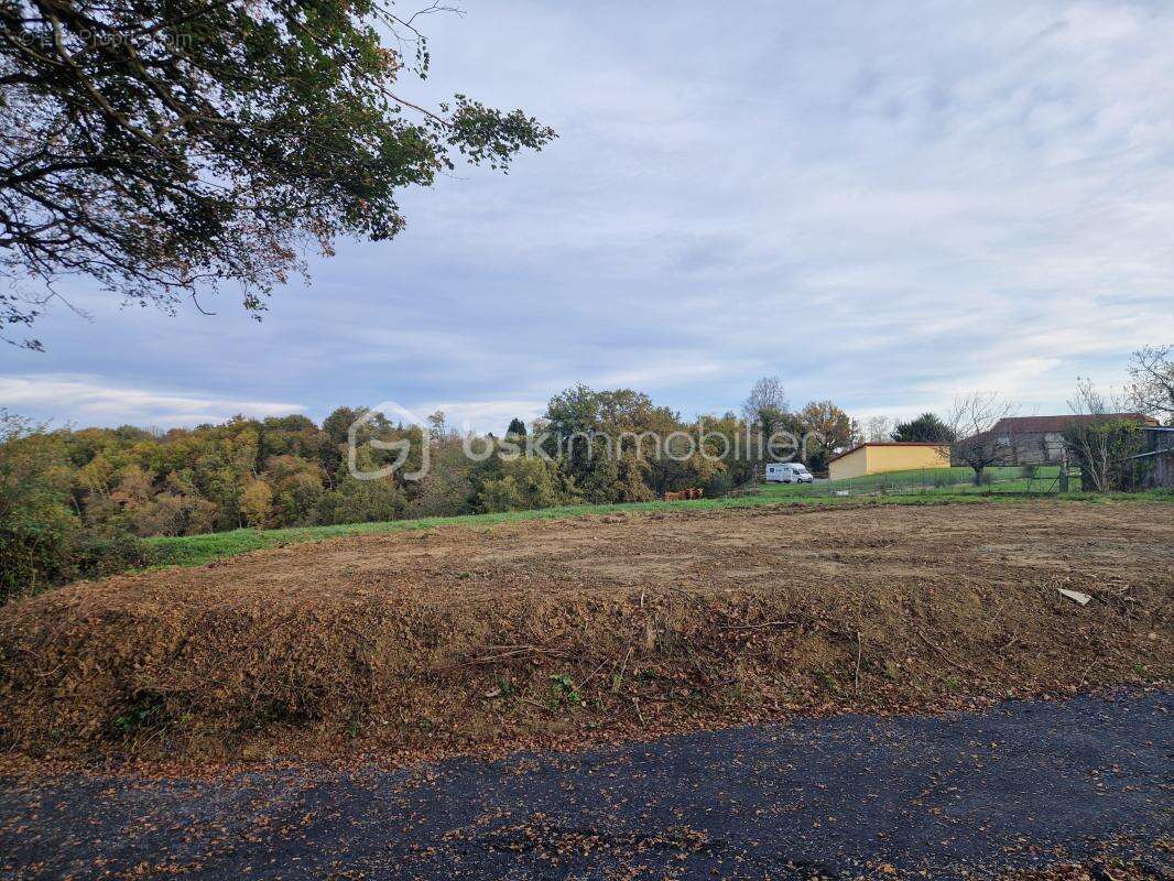 Terrain à BOUILH-PEREUILH