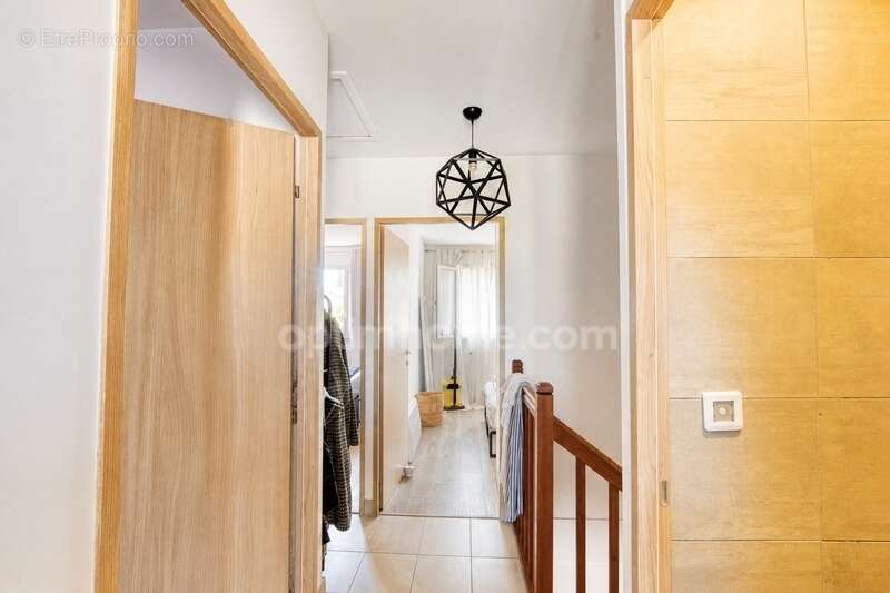 Toulouse lalande – maison t4 rénovée de 84,45 m2 – jardin – garage – parking privatif – environnement calme / impasse - photo 13