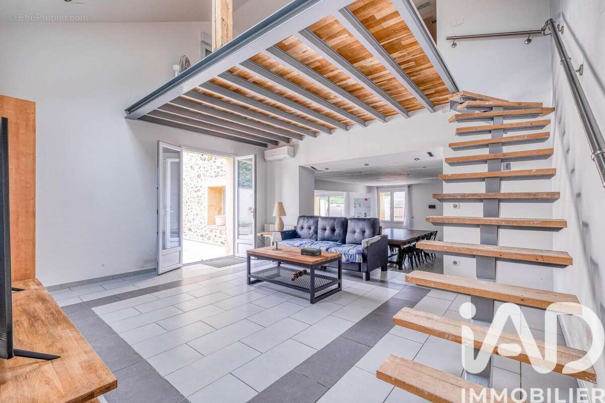 Maison 217 m² à Vendrest  - photo 8
