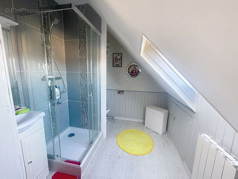 Maison à LA RIVIERE-SAINT-SAUVEUR