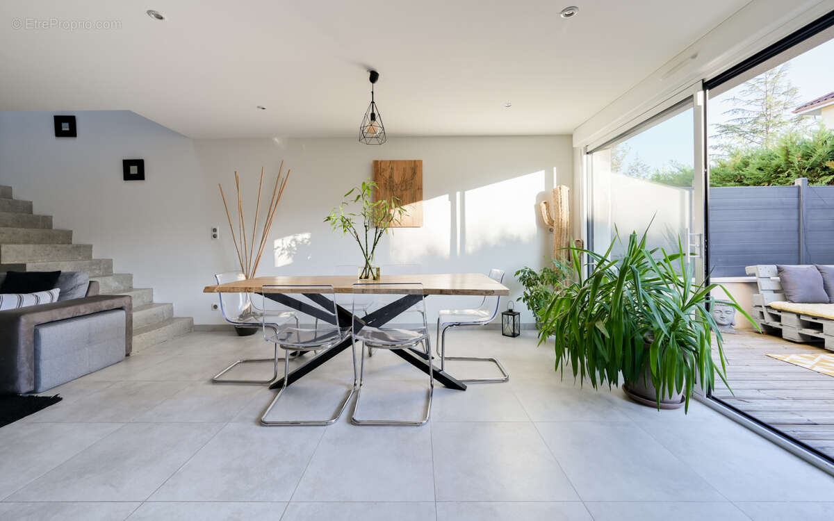 Appartement à BRINDAS