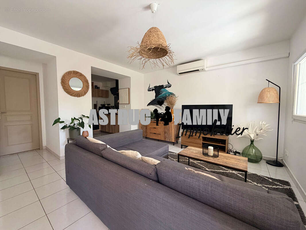 Appartement à SAINT-LAURENT-D'AIGOUZE