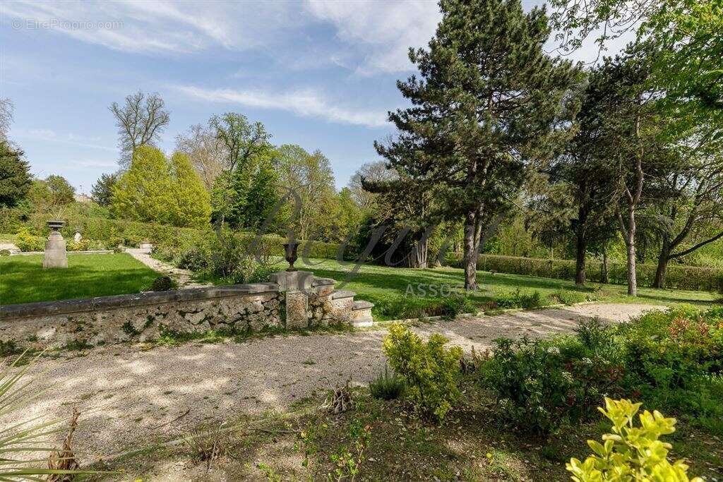 Maison à LOUVECIENNES