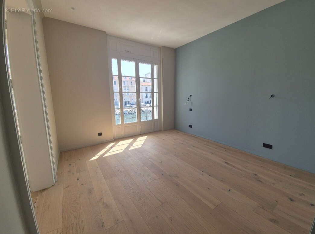 Appartement SETE 3 pièce(s) 139 m2 Centre ville de Sète sur quai avec terrasse - photo 9