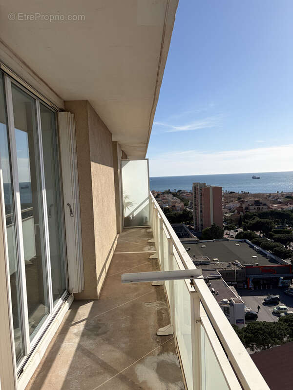 Appartement à PORT-DE-BOUC