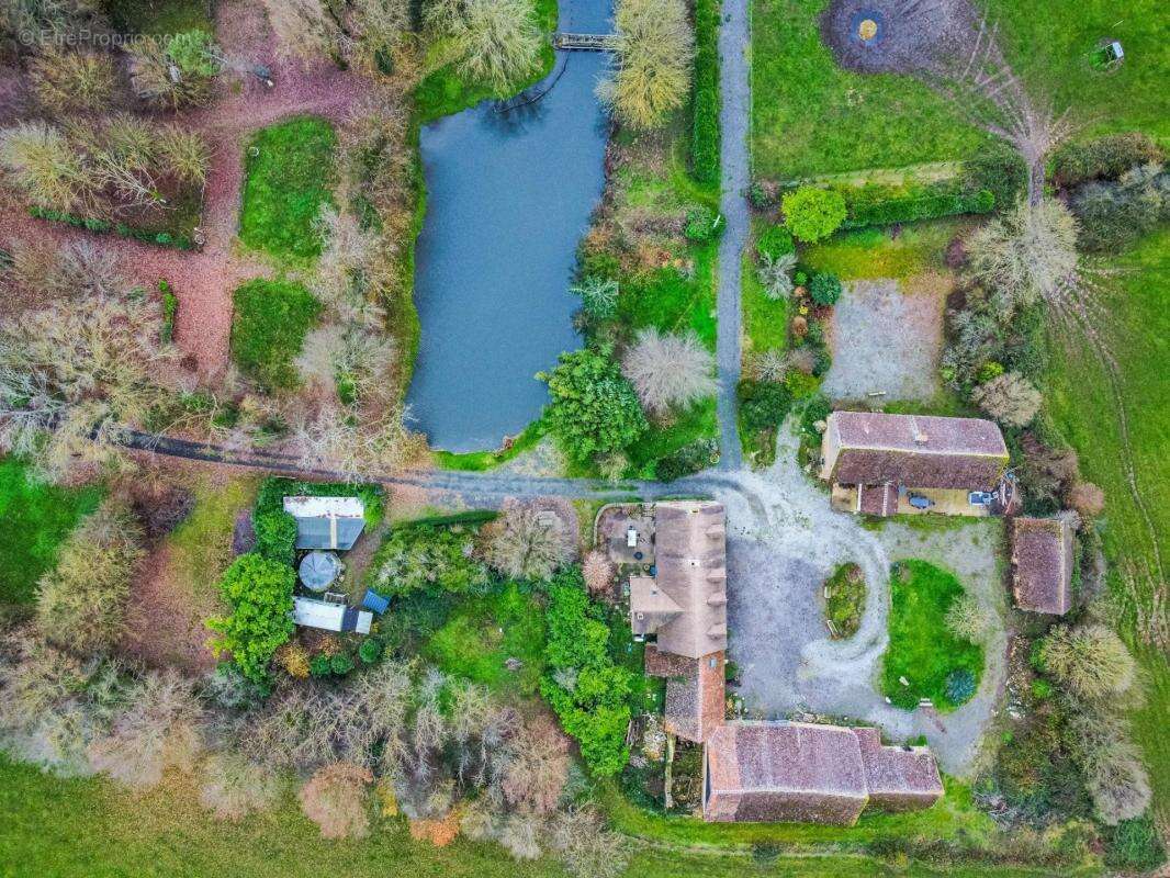 Vaste Propriété avec dépendances et plan d’eau - photo 14