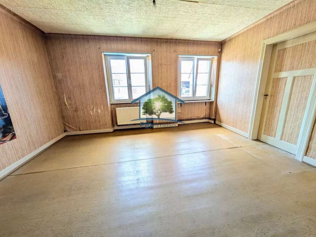MULHAUSEN (67) - Immeuble 182m² avec Cave et Jardin sur 3 ares - photo 12