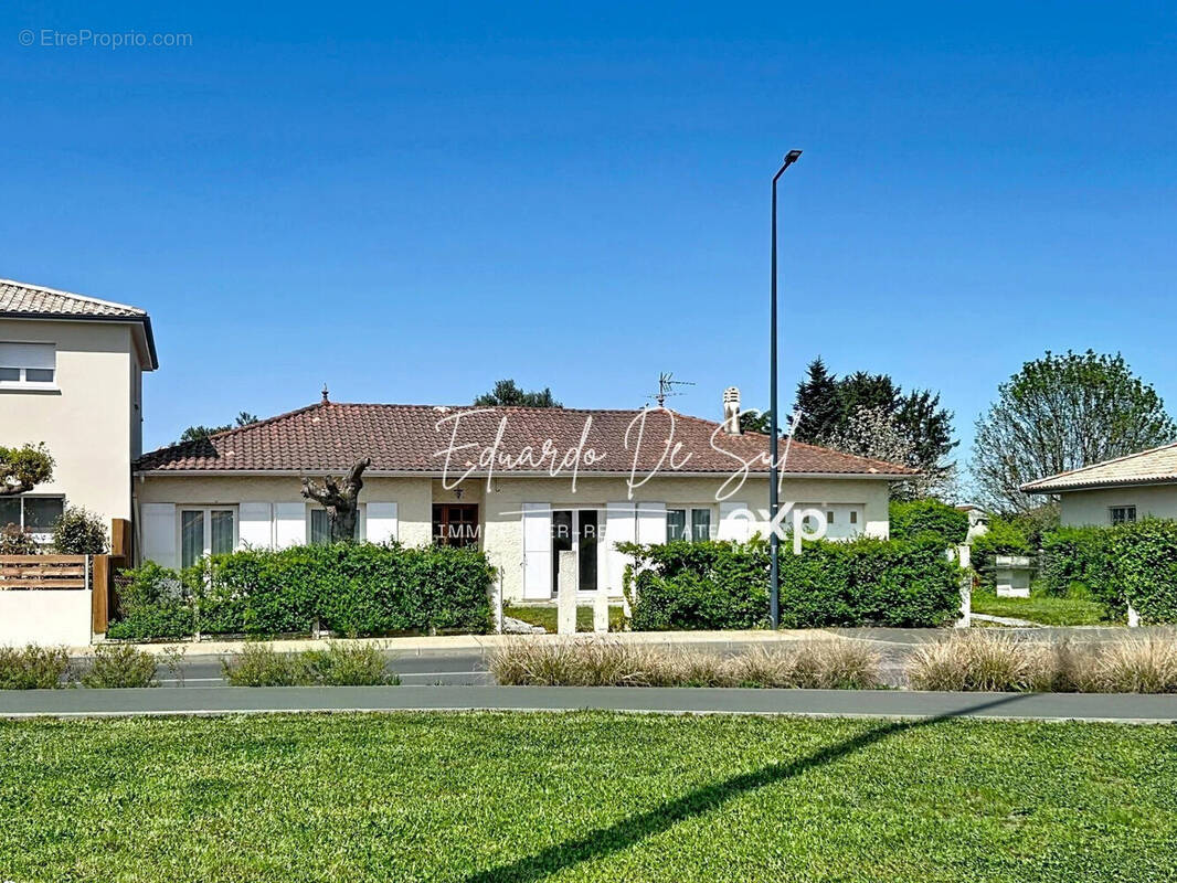 Maison à BLANQUEFORT