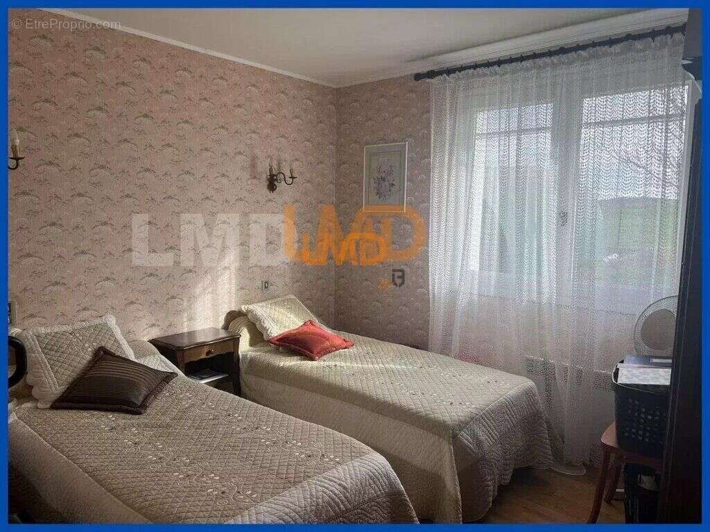 maison T7 sur sous-sol avec piscine sur 1653 m² de terrain clôt - photo 26