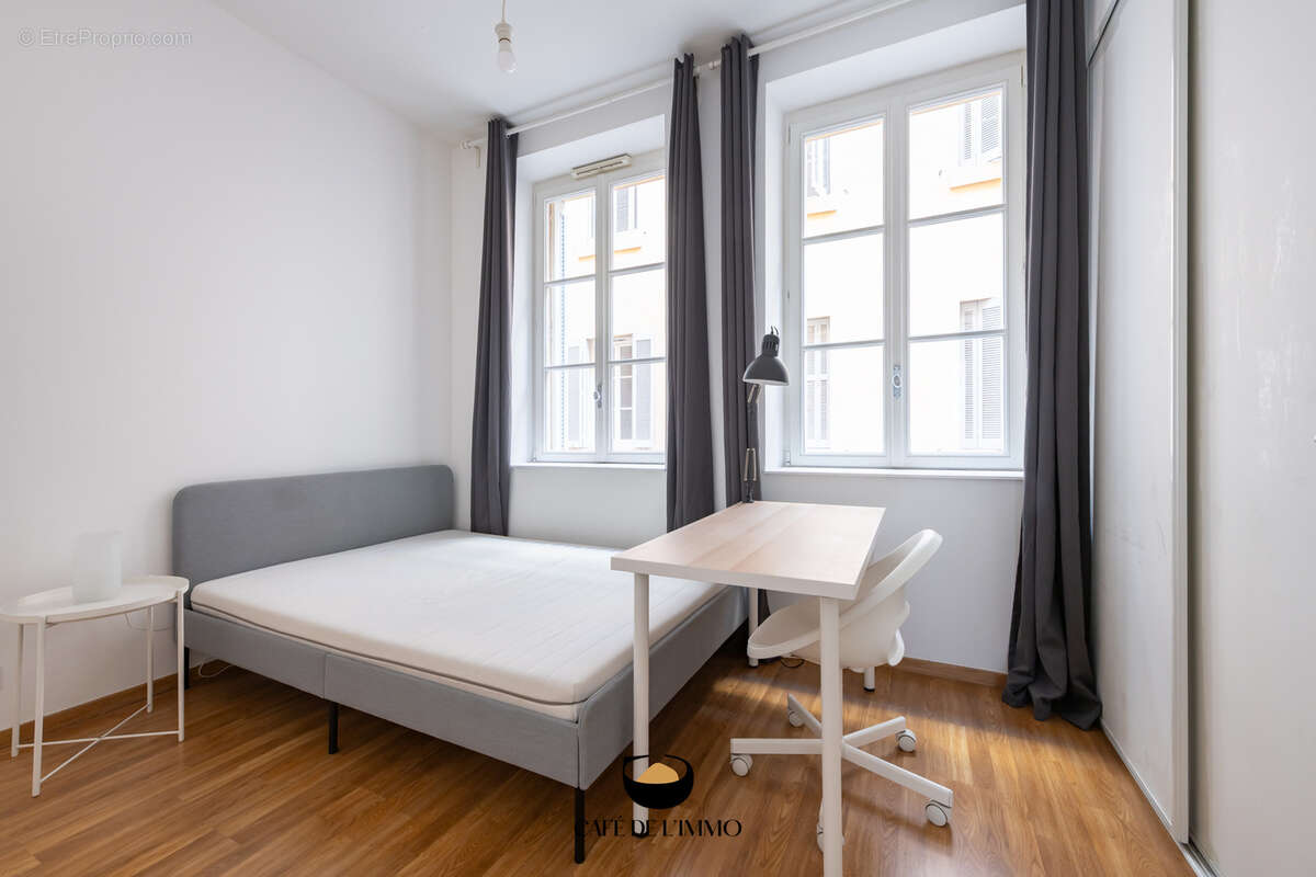 Appartement à MARSEILLE-2E