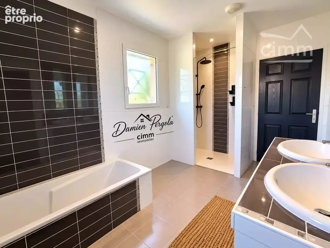 Maison de plain-pied 132 m² – Piscine – Terrain 1 500 m² – Proche centre Montignac-Lascaux - photo 7