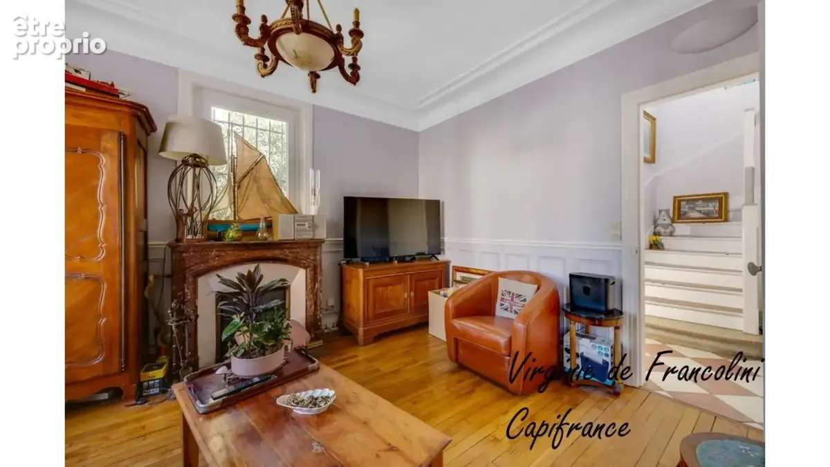 A vendre-Meulière-Centre-Ville-7 pièces-Parcelle de 500 m²-garages-Sous-sol-11 mn à pied RER E-6mn en voiture RER A - photo 6