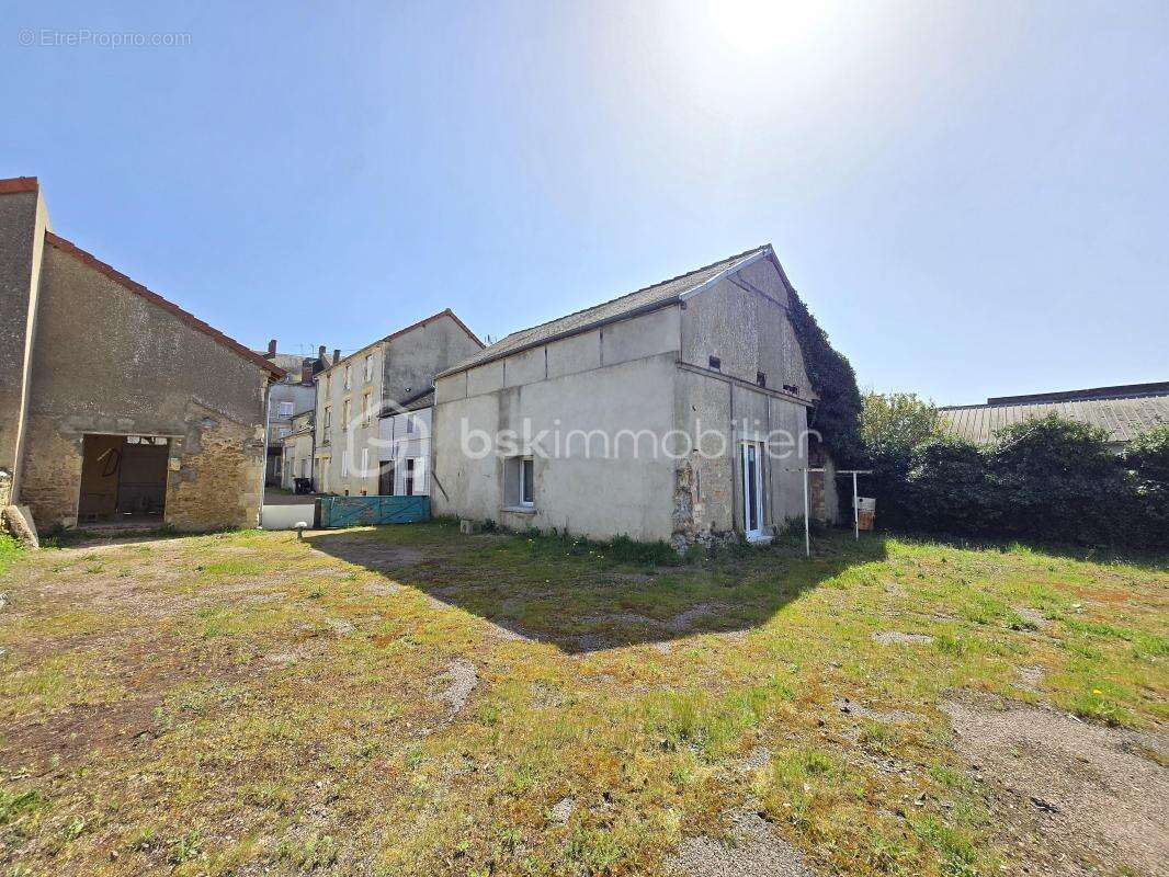 Appartement à FOURCHAMBAULT