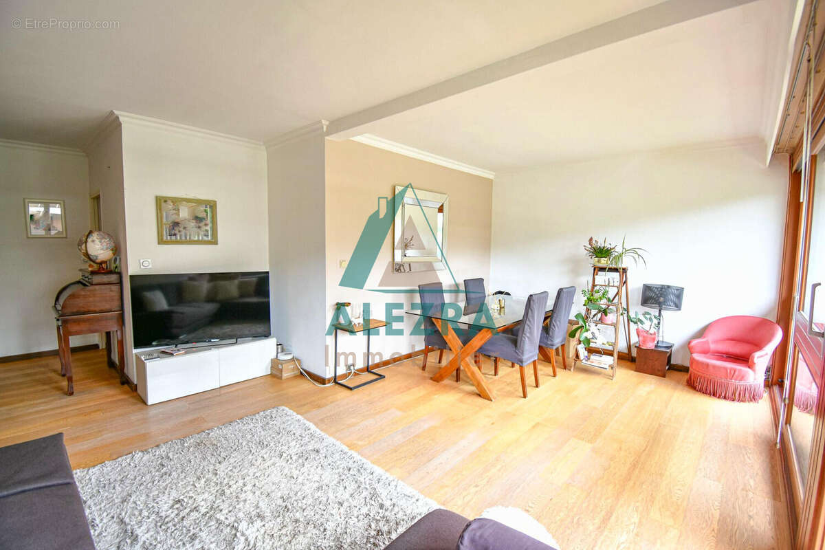 Appartement à LA CELLE-SAINT-CLOUD