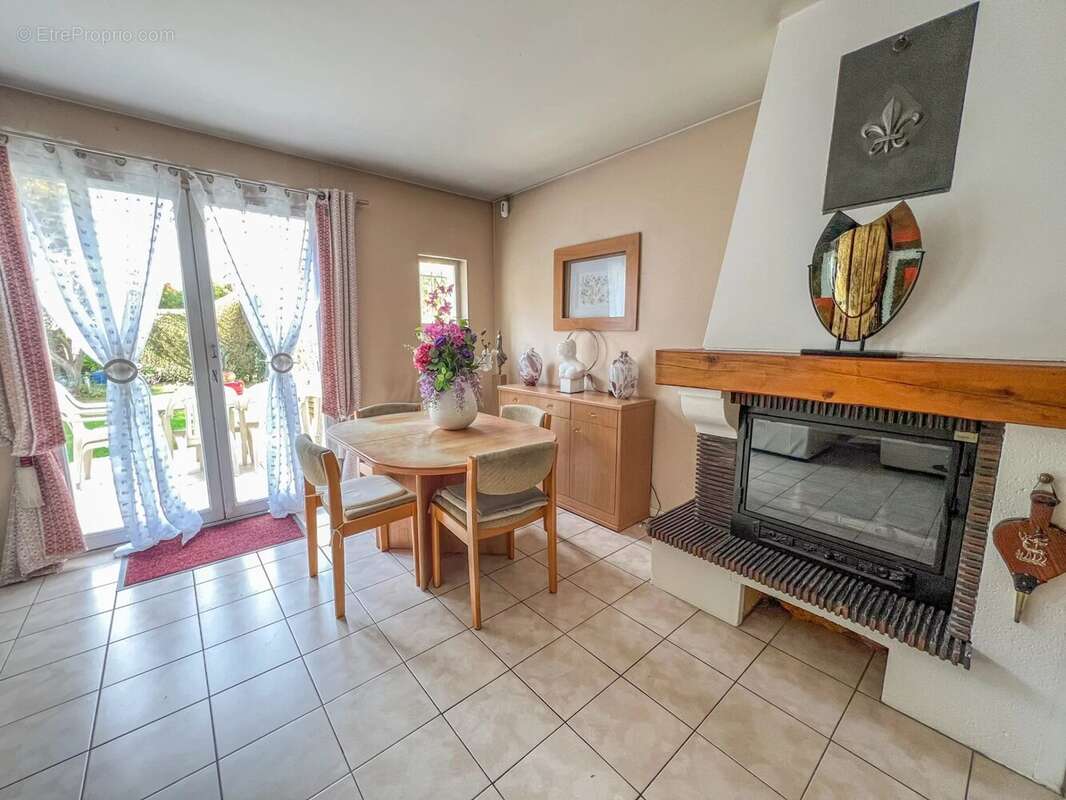 Maison à MONTIGNY-LE-BRETONNEUX