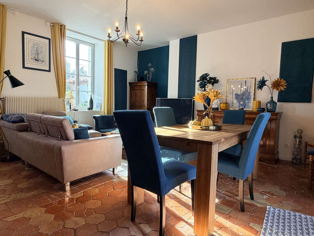 Maison à FOUQUEBRUNE