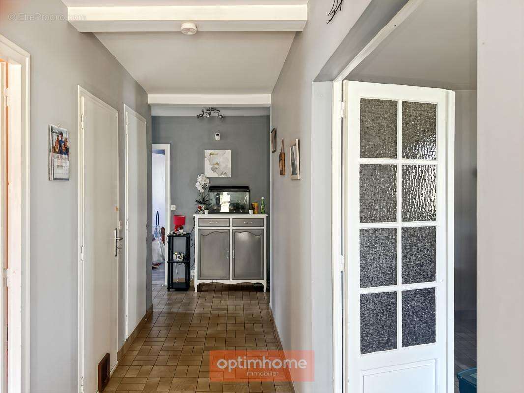 Maison plain-pied 125 M2 habitables, sur sous sol total, proximité tous commerces - photo 20