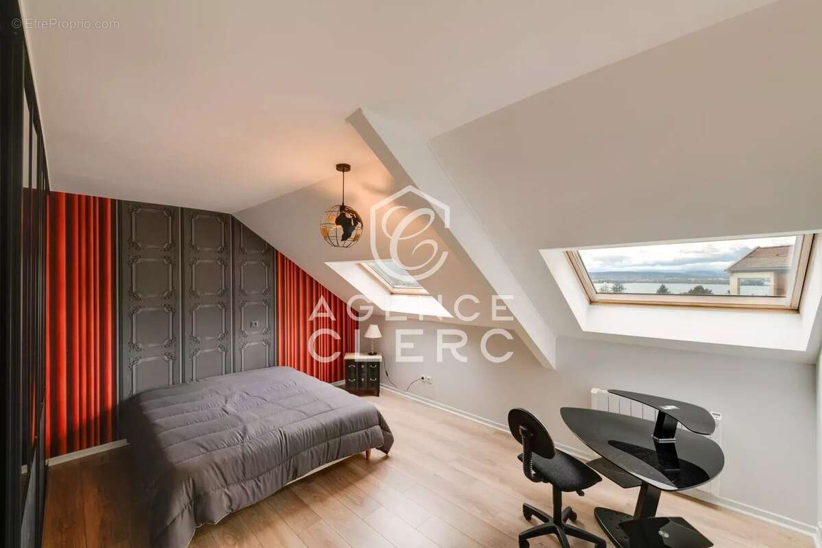 Appartement à VEYRIER-DU-LAC