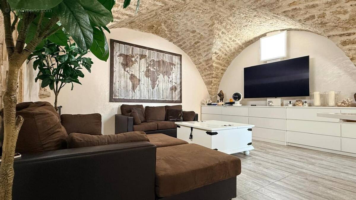 Appartement à POUSSAN