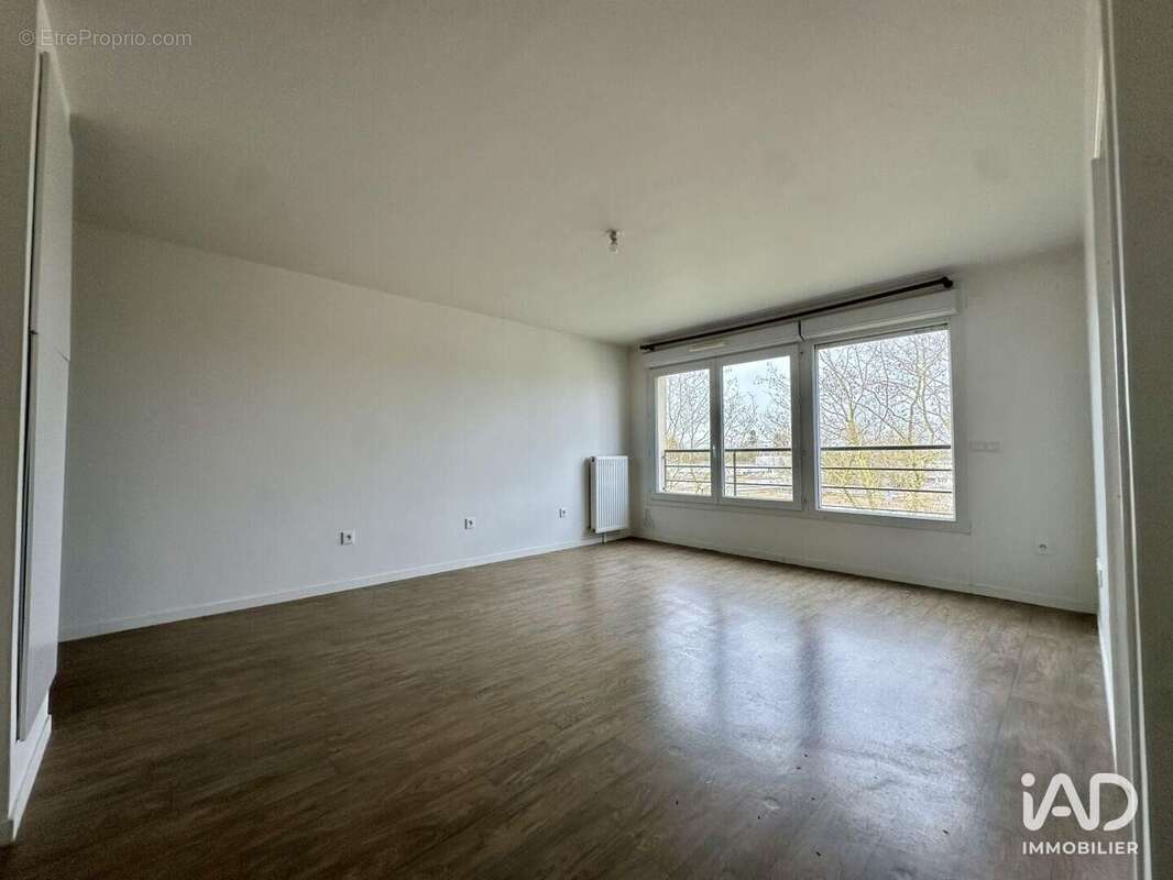 Photo 2 - Appartement à SAVIGNY-LE-TEMPLE