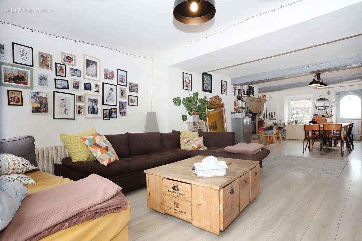 Maison à VAL-D'IZE