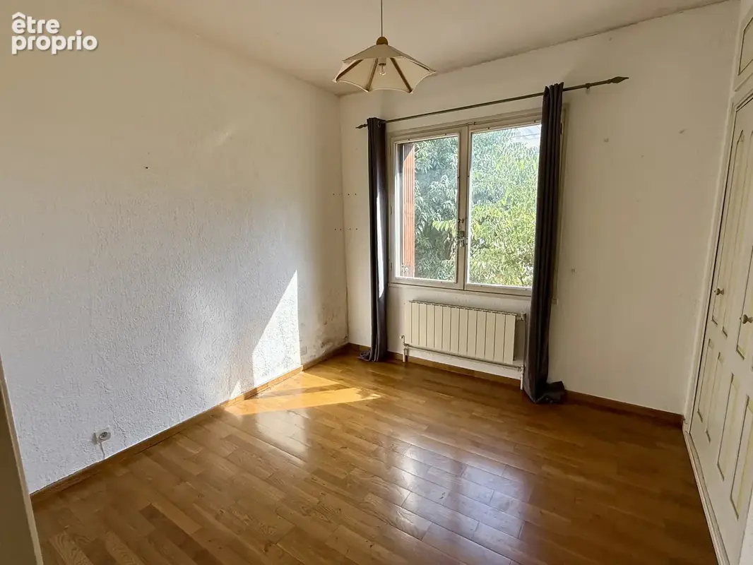 villa plain pied de 85 m2 a rénover sur 1076 m2  de terrain - photo 9