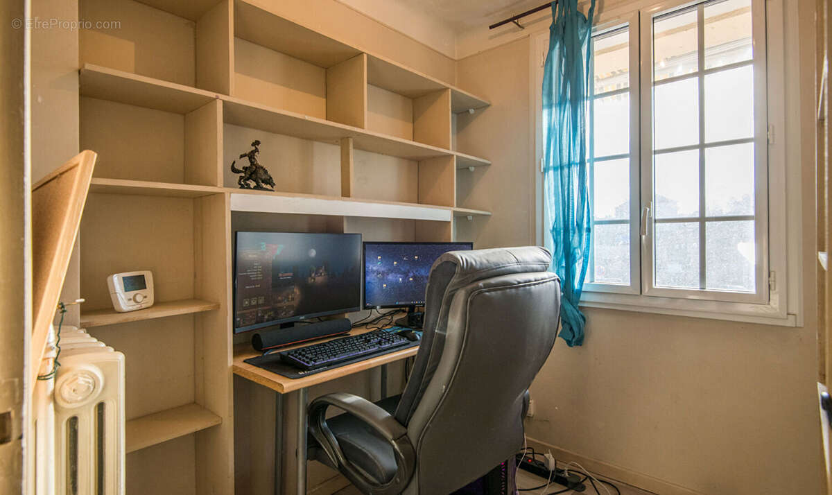 Maison à ONET-LE-CHATEAU