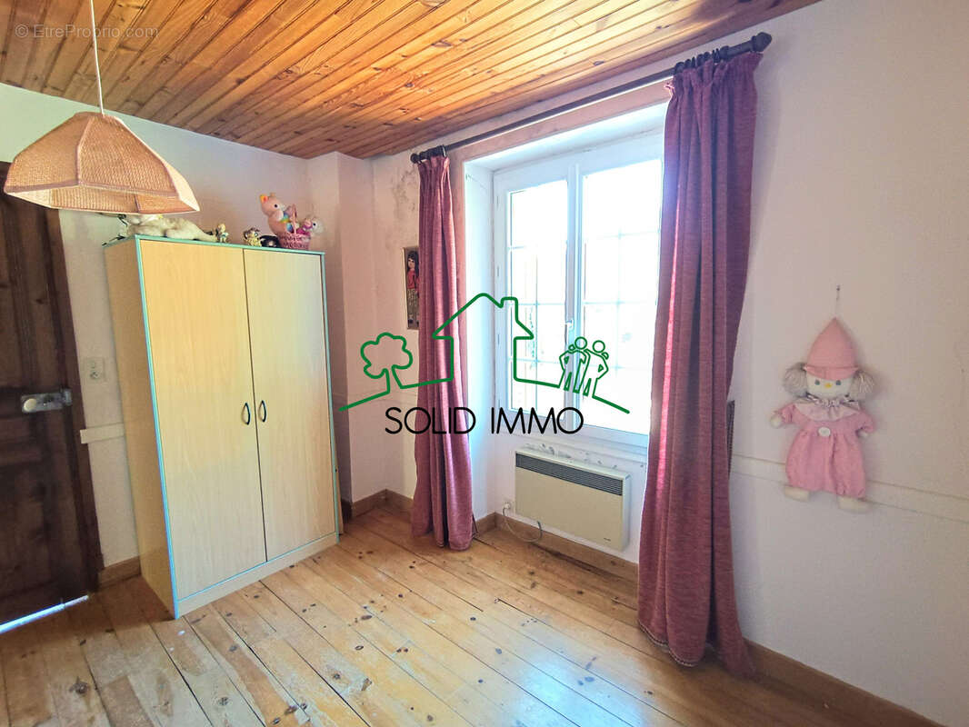 Maison traditionnelle de 150 m2 avec terrain sur la commune de Labastide sur Besorgues 07600 - photo 15