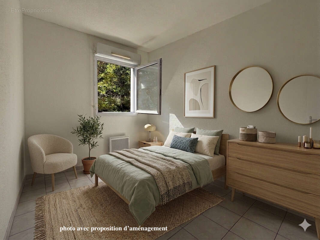 Appartement à LA ROQUE-D'ANTHERON