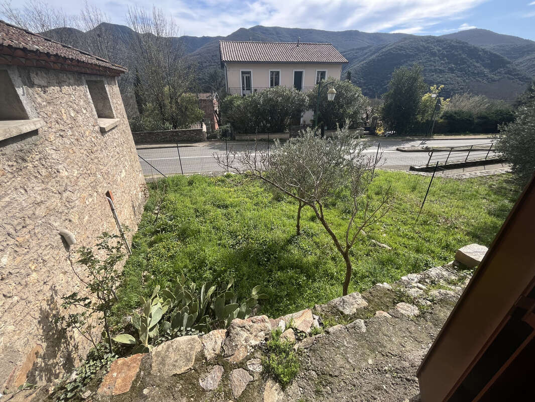 Maison à COLOMBIERES-SUR-ORB
