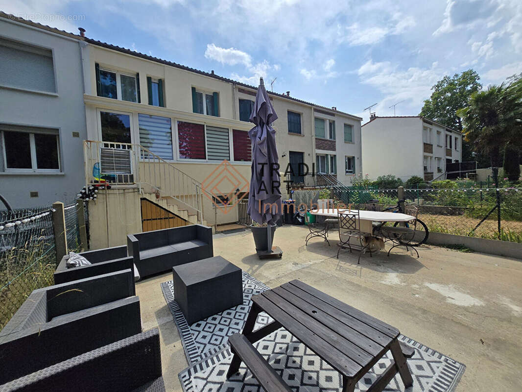 MORSANG-SUR-ORGE ? Pavillon familial avec sous-sol total, véranda et jardin - photo 10