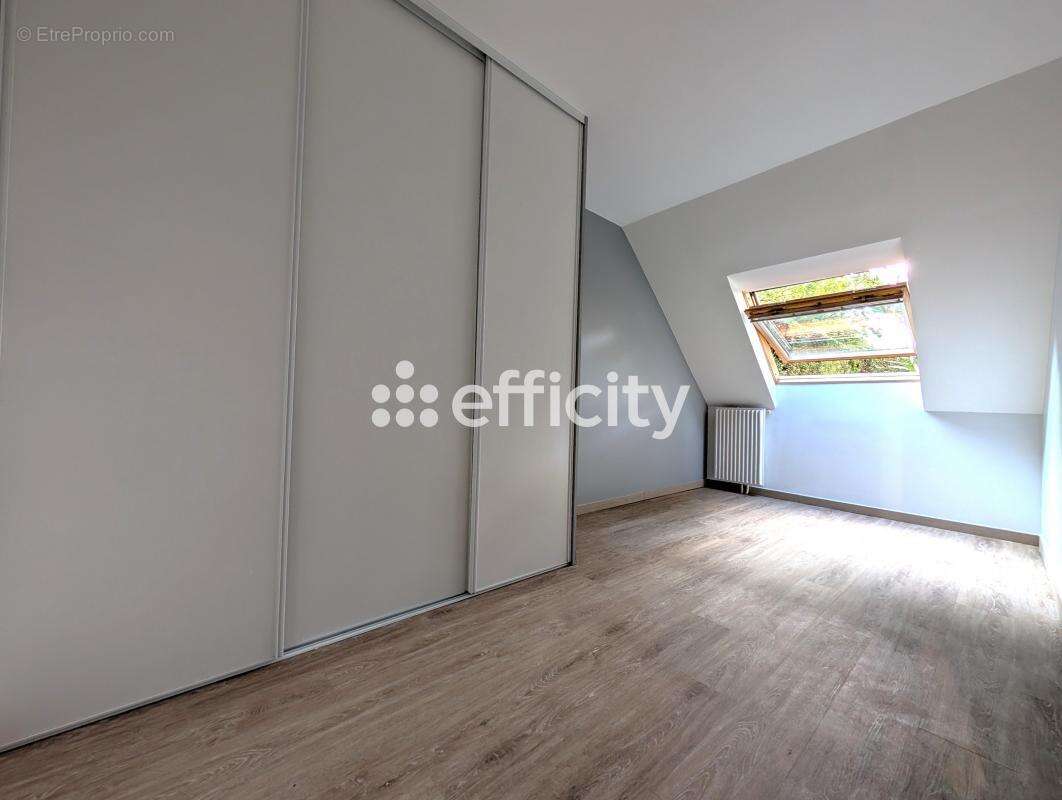 Appartement à EPINAY-SUR-SEINE
