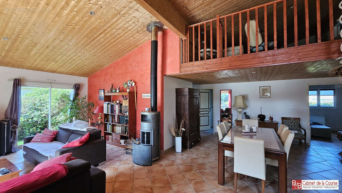 Maison à CURSAN