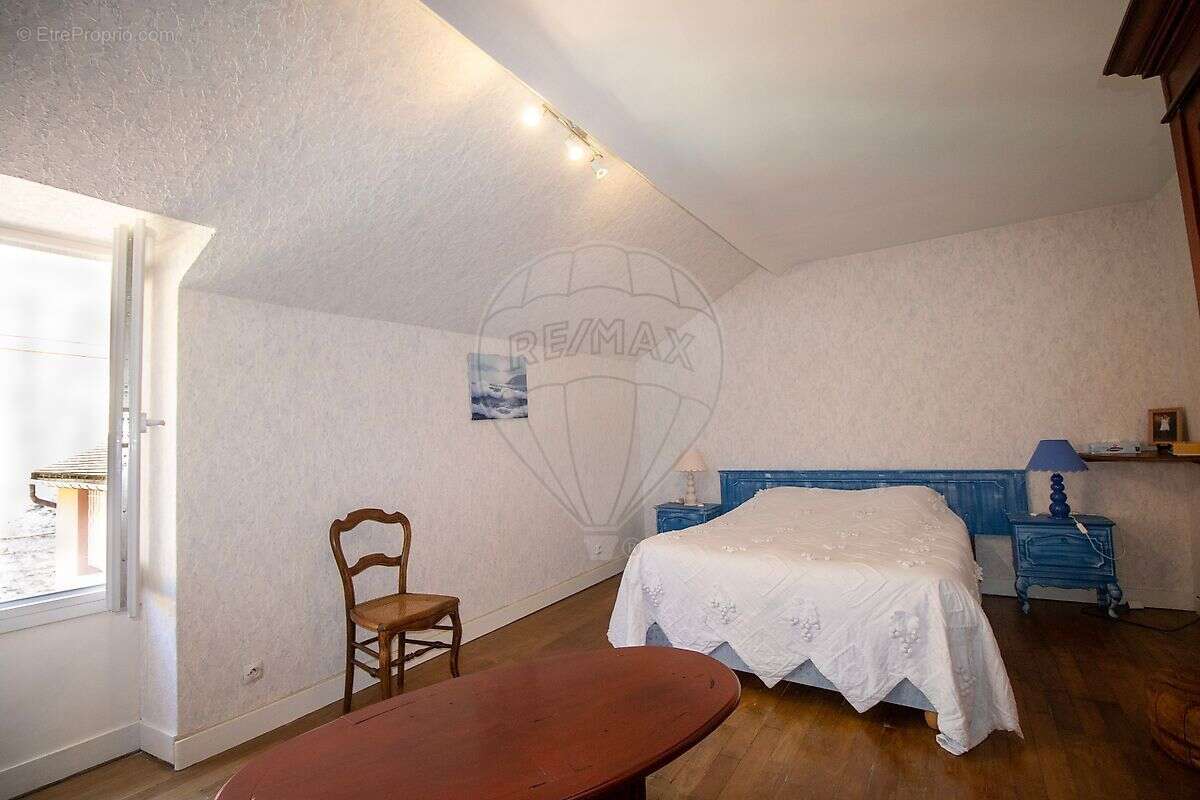 Maison à SAINT-BRIS-LE-VINEUX