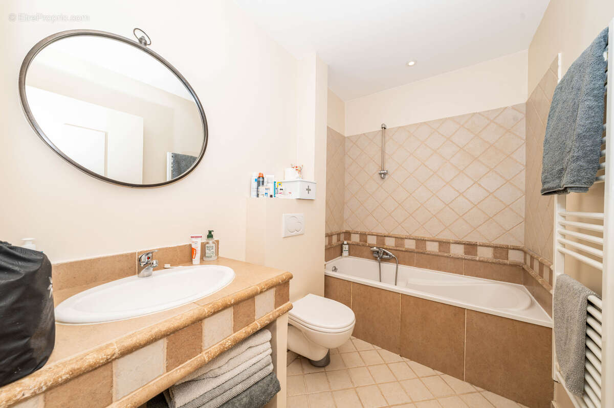 Appartement à LA COLLE-SUR-LOUP