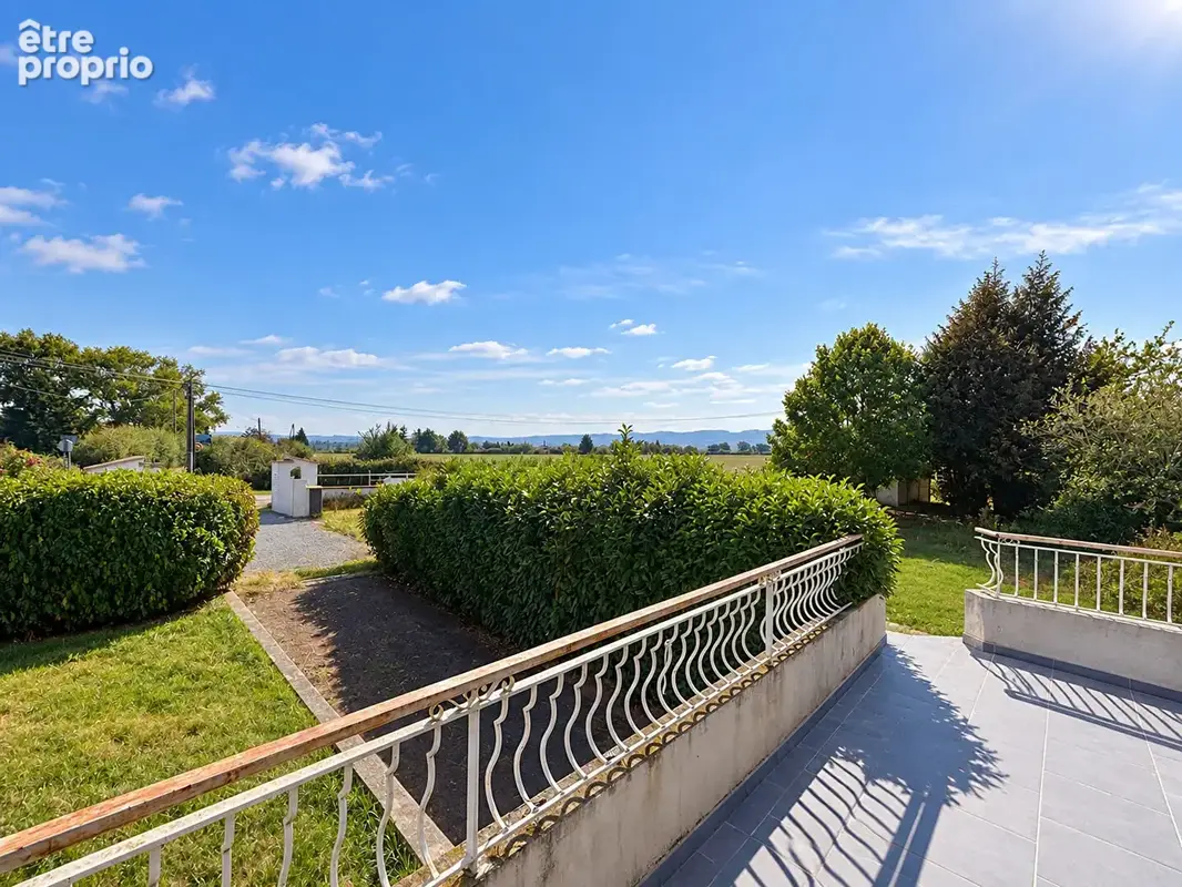 MAISON 152 M²  4 CHAMBRES  2 500 M² DE TERRAIN  Riorges - St Romain la Motte - photo 2