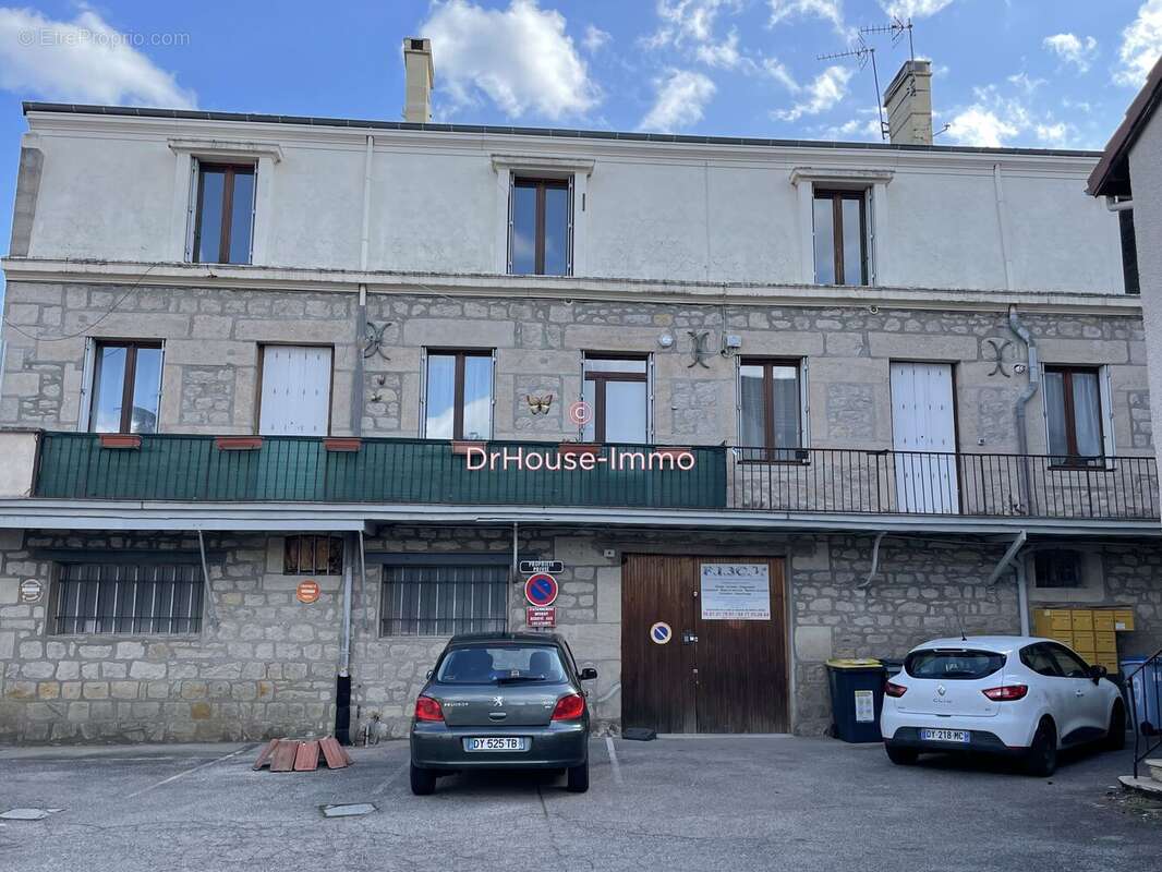 Appartement à UNIEUX