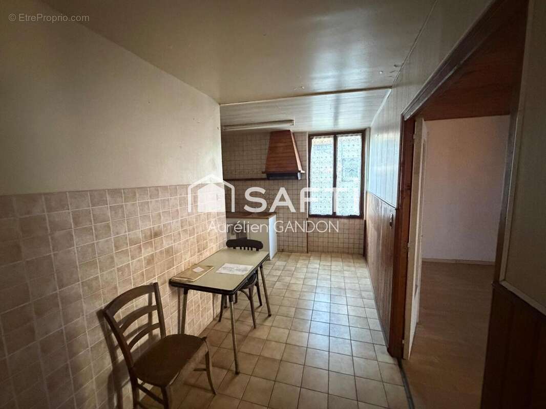Maison 120 m² à Saint-Julien-Du-Sault  - photo 7