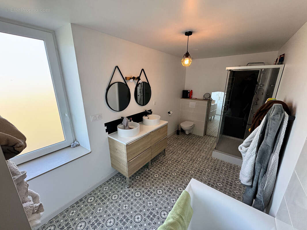 A vendre Maison en pierres 158 m² entièrement rénovée à 25 min de St-Lô - photo 16